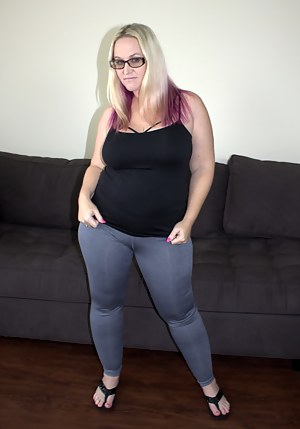 Free Moms Yoga Pants Porn Pictures